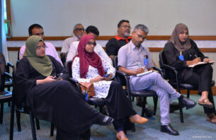 މީޑިއާ ކޮމިޝަން އިންތިޚާބު: ވޯޓުލެވޭ 353 މީޑިއާ، ޝަކުވާ ހުށަހެޅުމުގެ ފުރުޞަތު ހުޅުވާލައިފި thumbnail image