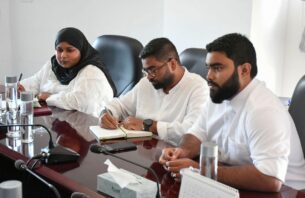 މުޒާހަރާގެ ކަވަރުކުރަން ނޫސްވެރިންނަށް ހުރަސް އަޅައިފިނަމަ ރިޕޯޓްކުރަަން އެމްޖޭއޭން ހޮޓްލައިނެއް ތައާރަފްކޮށްފި thumbnail image