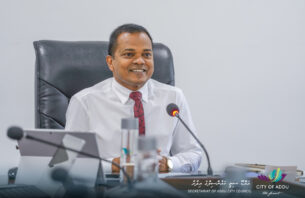 އައްޑޫގައި ވަކިވަކި ކައުންސިލްތައް ހަދަން އުޅެނީ ބައިބައިކުރަން: މޭޔަރު ނިޒާރު thumbnail image