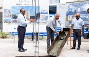 ބޮޑުގެ ހުރި ބިމުގައި އަލަށް އިމާރަތްކުރާ މިސްކިތުގެ ބިންގާ ރައީސް އަޅުއްވައިދެއްވައިފި thumbnail image