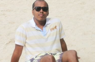 ކުޑަކުދިންތަކަކާއެކު މަސްތުގެ ހާލަތުގައި ހުއްޓާ ހައްޔަރުކުރި ޕީއެސްއެމްގެ ވަކީލު ސަސްޕެންޑްކޮށްފި thumbnail image