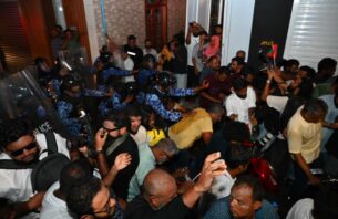 އެމްޑީޕީން ރޫޓާ ހިލާފުވެ ހަމަނުޖެހުން ހިންގި، ފިޔަވަޅު އަޅާނަން: ފުލުހުން thumbnail image