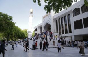 ރިވެތި އަޚްލާޤް ލިބިގަތުމަކީ ޤިޔާމަތް ދުވަހުގައި އެ މީހެއްގެ ދަރަޖަ އުފުލޭނޭ ކަމެއް thumbnail image