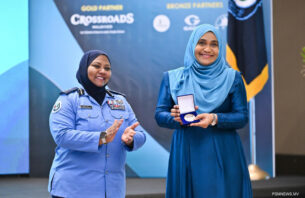 އަންހެން ފުލުހުންގެ ޚިދުމަތާއި ކުރިއެރުމާ ގުޅޭ ފުރަތަމަ ސަމިޓް ފަށައިފި thumbnail image