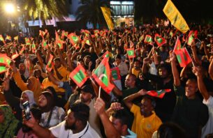 ދެން އޮތް ބޮޑު މުޒާހަރާ ސަރުކާރަށް 2 އަހަރު ފުރޭ ދުވަހަށް thumbnail image
