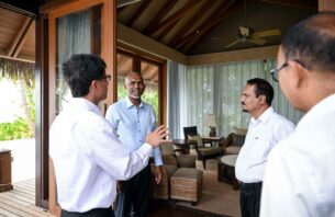 ޝަންގްރިއްލާ ރިސޯޓް އަލުން ހުޅުވުމަށް ކުރާ މަސައްކަތް ރައީސް ބައްލަވައިފި thumbnail image