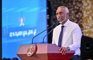 "ރާއްޖޭގެ ތާރީހުގައި ވެސް އަމިއްލަ ކުންފުނިތަކާ މިހާ ގިނަ މަޝްރޫއު ހަވާލުކޮށްފައެއް ނުވޭ" thumbnail image