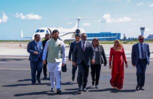 ހަނިމާދޫ އެއާޕޯޓް ހުޅުވުމުގެ ރަސްމިއްޔާތަށް އިންޑިއާގެ މިނިސްޓަރެއް ރާއްޖެ ވަޑައިގެންފި thumbnail image