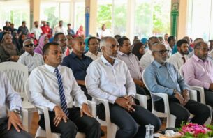 ރައީސް މުއިއްޒު އައްޑޫއާއި ފުވައްމުލަކަށް ވަޑައިގަންނަވަނީ thumbnail image