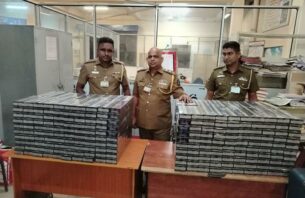 ވަގަށް އެތެރެކުރަން އުޅުނު ސިނގިރޭޓްތަކަކާ އެކު 3 މީހަކު ލަންކާ އެއަރޕޯޓުން ހައްޔަރުކޮށްފި thumbnail image