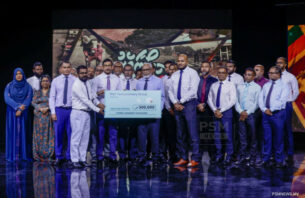 ޕީއެންސީ ޕާލިމެންޓަރީ ގްރޫޕުން 3 ލައްކަ ރުފިޔާ ލަންކާއަށް ހަދިޔާކޮށްފި thumbnail image