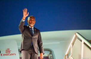 ހައި-ލެވެލް ބައްދަލުވުމެއްގައި ބައިވެރިވެވަޑައިގަތުމަށް ރައީސް އިނގިރޭސިވިލާތަށް ފުރާވަޑައިގެންފި thumbnail image