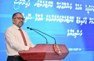 "އަމިއްލަ ކުންފުނިތަކާ ހަވާލުކުރާ މަޝްރޫއުތަކަށް ފައިސާ ދޭނީ ހަރުދަނާ މިންގަނޑެއްގެ ތެރެއިން" thumbnail image