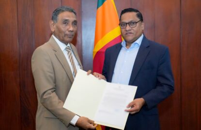 ރާއްޖޭން ލަންކާއަށް ދޭ އިންސާނީ އެހީ ރަސްމީކޮށް އެ ގައުމާ ހަވާލުކޮށްފި thumbnail image