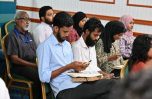 ނޫސްވެރިންނާއި ބްރޯޑްކާސްޓަރުންގެ ސުލޫކީ މިންގަނޑު އާންމުކޮށްފި thumbnail image