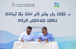 ދުވާފަރު ހިއްކި ބިމުގައި ފެނާއި ނަރުދަމާ ނިޒާމު ތަރައްޤީ ކުރުމުގެ އެއްބަސްވުމުގައި ސޮއިކޮށްފި thumbnail image