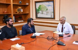 މުދާ އުފުލާ ލޮރީތަކުގެ ޑްރައިވަރުންނަށް ދިމާވާ ދަތިތައް ހައްލުކޮށްދެއްވާނެކަމުގެ ޔަގީންކަން ރައީސް ދެއްވައިފި thumbnail image