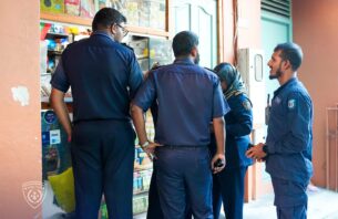 ކެފޭ/ޓޭކްވޭތަކުގައި ގަވައިދާ ހިލާފަށް އުޅުނު ތިން ބިދޭސީއަކު އަތުލައިގެންފި thumbnail image