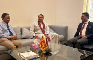 ލަންކާގެ ވިސާގެ މައްސަލަ ހޫނުވެފައިވަނިކޮށް ރާއްޖޭގެ ސަފީރު ނަމާލްއާ ބައްދަލުކުރައްވައިފި thumbnail image