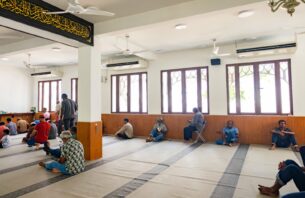 މައި ހޯލުގައި 800އަށް ވުރެ ގިނަމީހުންނަށް ނަމާދު ކުރެވޭ ހަތަރު މިސްކިތެއް އޭސީކޮށްފި thumbnail image