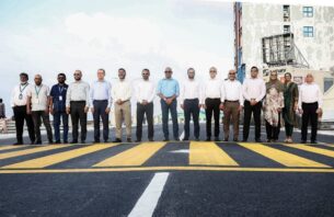 ދެކޮޅަށް ދުއްވޭ ގޮތަށް ބާޒާރުމަތީ މަގު ފުޅާކޮށް އާންމުންނަށް ހުޅުވާލައިފި thumbnail image