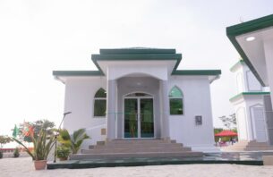 ދަތުރުވެރިންނަށް ޚާއްޞަ މިސްކިތެއް ކެނދިކުޅުދޫގައި ހުޅުވައިފި thumbnail image