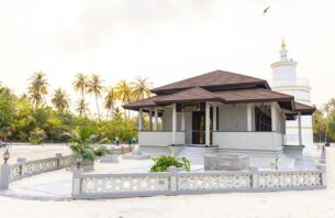 ކުޑަފަރީގައި ސިޔާމުގެ ޚަރަދުގައި ބިނާކުރި މިސްކިތް ހުޅުވައިފި thumbnail image