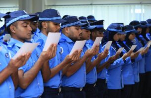 މުސާރަ ބޮޑުކުރީ ކުރިން ވެސް ފާސްކޮށްފައިވާ ގޮތަށް: ފުލުހުން thumbnail image