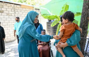 ކެމްޕޭންއަށް ރައީސްގެ އަނބިކަނބަލުން ސާޖިދާ ތިނަދޫގައި thumbnail image