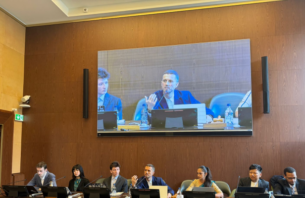 އދ. ގެ ހިއުމަން ރައިޓްސް ކައުންސިލްގައި އިންޑިއާގެ އޭއައި ތަޢުލީމީ އިންގިލާބާ ބެހޭގޮތުން އޮކްސްފޯޑް ދަރިވަރުން ވާހަކަދައްކައިފި thumbnail image