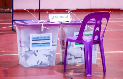 މީދޫ ކައުންސިލްގެ ރައީސަކު ކަނޑައެޅުމަށް ބޭއްވި ދެވަނަ ބުރުގެ ވޯޓުލުން ނިންމާލައިފި thumbnail image
