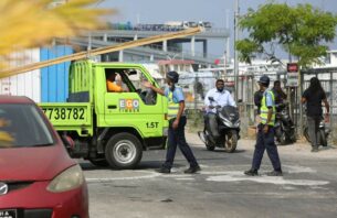 އިންތިހާބުގެ ވޯޓުލުން ކުރިއަށްދާ ދުވަހު ބަރު އުޅަނދުތައް ދުއްވުން މަނާކޮށްފި thumbnail image