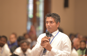 ގެއްލުނު ގޮނޑިއަށް އައްޑޫގެ ކުރީގެ މޭޔަރު ޝައުގުވެރިކަން ފާޅުކުރައްވައިފި thumbnail image