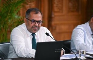 ފެބްރުއަރީ އާއި މާރޗް މަހާއި އެއްގޮތަށް، އެޕްރީލް މަހު ވެސް ތެލުގެ އައު ޝިޕްމެންޓްތައް އަންނާނެ: މާލީ ވަޒީރު thumbnail image