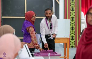 ކައުންސިލް އިންތިޚާބުގެ ތާރީޚުގައި ވެސް އެންމެ ގިނަ ބަޔަކު ވޯޓުލީ މި ފަހަރު: އީސީ thumbnail image