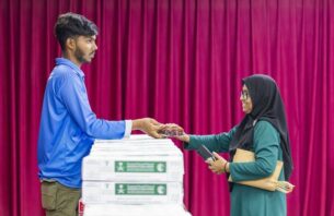 ސަޢުދީން ދިވެހިރާއްޖެއަށް ހަދިޔާކުރި 50 ޓަނުގެ ކަދުރު މިއަދު ބަހަން ފަށައިފި thumbnail image