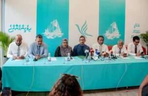 މަންދޫ ކައުންސިލަށް އަލަށް އިންތިޚާބުވި ޝަހީމާ ވެރިކަންކުރާ ޕާޓީ ޕީއެންސީއާ ގުޅިވަޑައިގެންފި thumbnail image