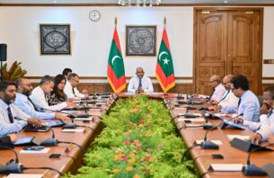 ބޮޑުހިލައިގެ ދަތިކަން ޙައްލުކުރުމަށް އައު ގޮތްތަކެއް ހޯދުމަށް ވަޒީރުންގެ މަޖިލީހުން މަޝްވަރާކޮށްފި thumbnail image