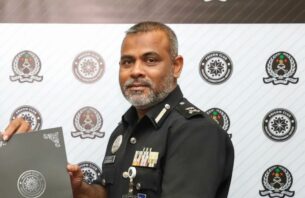 ކަރެކްޝަންސްގެ އޭސީޕީކަމުން ވަކިކުރި އާސިފަށް އަލުން އެ މަޤާމު ހަމަޖައްސައިދޭން ކޯޓުން ޙުކުމްކޮށްފި thumbnail image