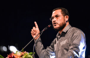 މިއަހަރުގެ ދިވެހި ޙައްޖުވެރިންގެ އެންމެ އިސް ޝައިޚަކަށް ޑރ. އިލްޔާސް ޙުސައިން ހަމަޖައްސަވައިފި thumbnail image