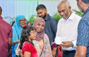 އާންމުންގެ ކަންބޮޑުވުންތައް އެއްސެވުމަށް ރައީސް ބާއްވަވާ ސިލްސިލާ ބައްދަލުވުންތައް ޖޫން މަހު އަލުން ފައްޓަވަނީ thumbnail image