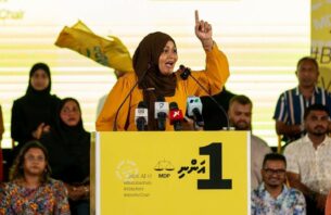 މީކާއިލްގެ ކެމްޕޭނުން ފެންނަނީ އެމްޑީޕީގެ ފިކުރާ އިދިކޮޅު ފިކުރެއް. އެއީ ޕީއެންސީގެ ފިކުރު: ޒާޔާ thumbnail image
