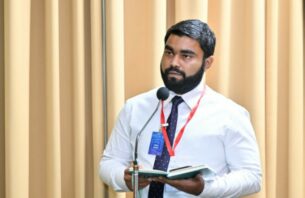 ޝަހުޒާންއަށް ޖަލުގައި އުނދަގޫކުރި ކަމަށް ބުނާ ވާހަކަތައް ހޯމް މިނިސްޓަރު ދޮގުކުރައްވައިފި thumbnail image