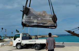 ކަރަންޓުގެ ހިދުމަތް ފުޅާކުރުމަށް ފެނަކައިން ތިން ރަށަކަށް 400 ކިލޯވޮޓުގެ ޖަނަރޭޓަރު ފޮނުވައިފި thumbnail image
