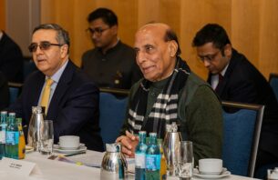 އެސްސީއޯގެ ދިފާއީ ވަޒީރުންގެ ބައްދަލުވުމުގައި އިންޑިއާގެ ވަފުދުގެ އިސްވެރިއެއްގެ ގޮތުގައި ރާޖްނާތު ސިންގް ބައިވެރިވެވަޑައިގަންނަވަނީ thumbnail image