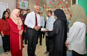 ރައީސްގެ ދެކަނބަލުން ތެލެސީމިއާ ސެންޓަރަށް ވަޑައިގެން ހާލަތު ބައްލަވައިފި thumbnail image