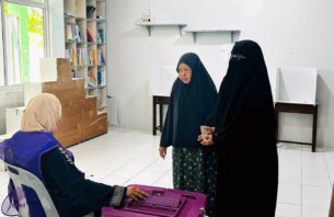 މީދޫ ކައުންސިލް އިންތިޚާބުގެ އިތުރު ބުރު: 11 ޖެހުމާ ހަމައަށް 33 އިންސައްތަ ވޯޓުލައިފި thumbnail image
