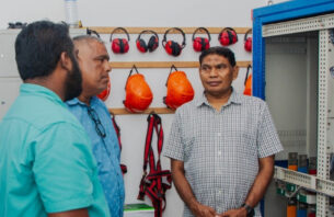 މުވައްޒަފުން މަދުކުރަނީ މާލީ ބުރަ ކުޑަކޮށް، ޚިދުމަތުގެ ފެންވަރު ރަނގަޅުކުރުމަށް: އަފީފް thumbnail image