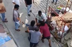 ހުޅުމާލެ ފިހާރައަކަށް ވަޅިއެއް ހިފައިގެން ވަދެ، މާރާމާރީ ހިންގައިފި thumbnail image