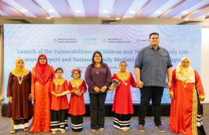 ދެމަފިރިން ވަކިވުމުގެ އެންމެ ހިތްދަތި އަސަރު ކުރަނީ ދަރިންނަށް ކަމަށް ވަޒީރު ޤީލާ ވިދާޅުވެއްޖެ thumbnail image
